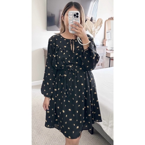 Madewell Dresses & Skirts - MADEWELL tie-waist mini dress in french daisies